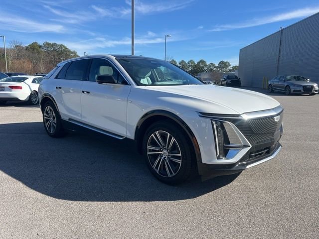 Used 2024 Cadillac Lyriq Luxury image 3