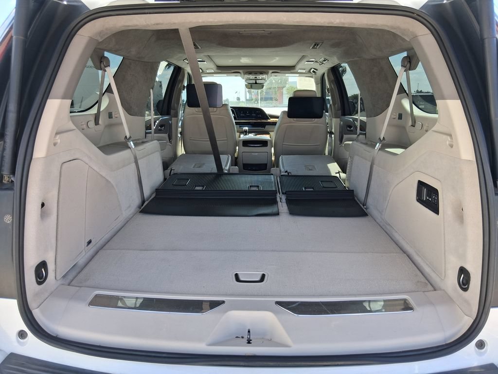 Used 2024 Cadillac Escalade ESV Premium Luxury Platinum w/ Heavy-Duty Trailer Package AWD/4WD image 6