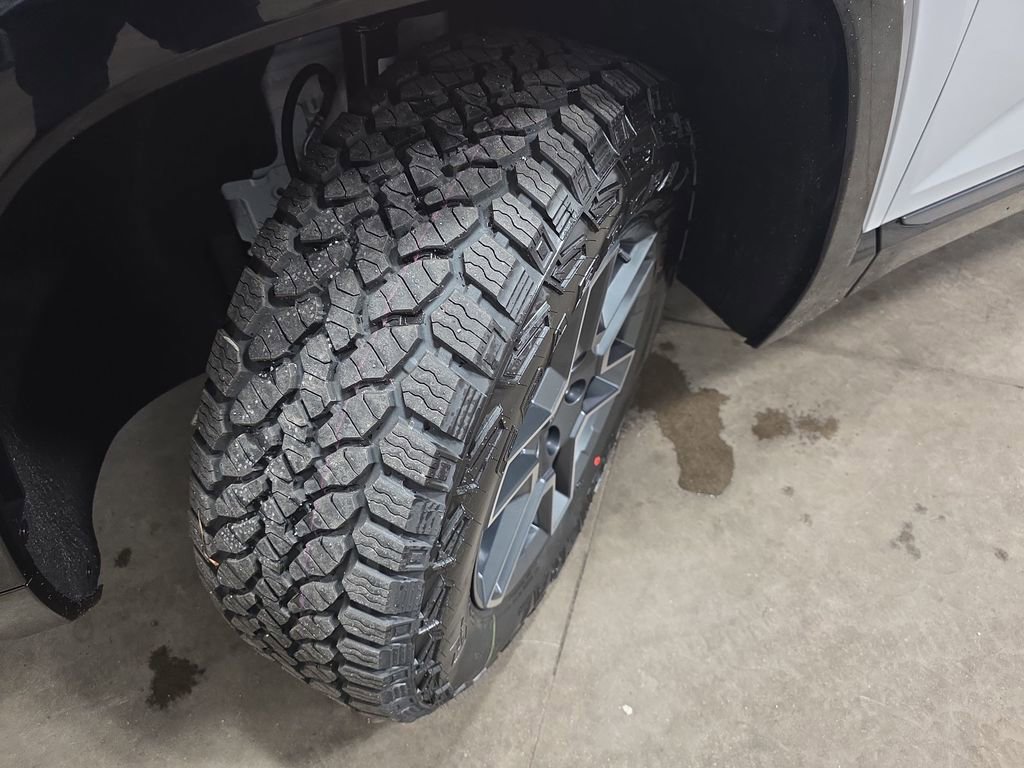 New 2026 GMC Terrain AT4 w/ LPO, Floor Liner Package image 35