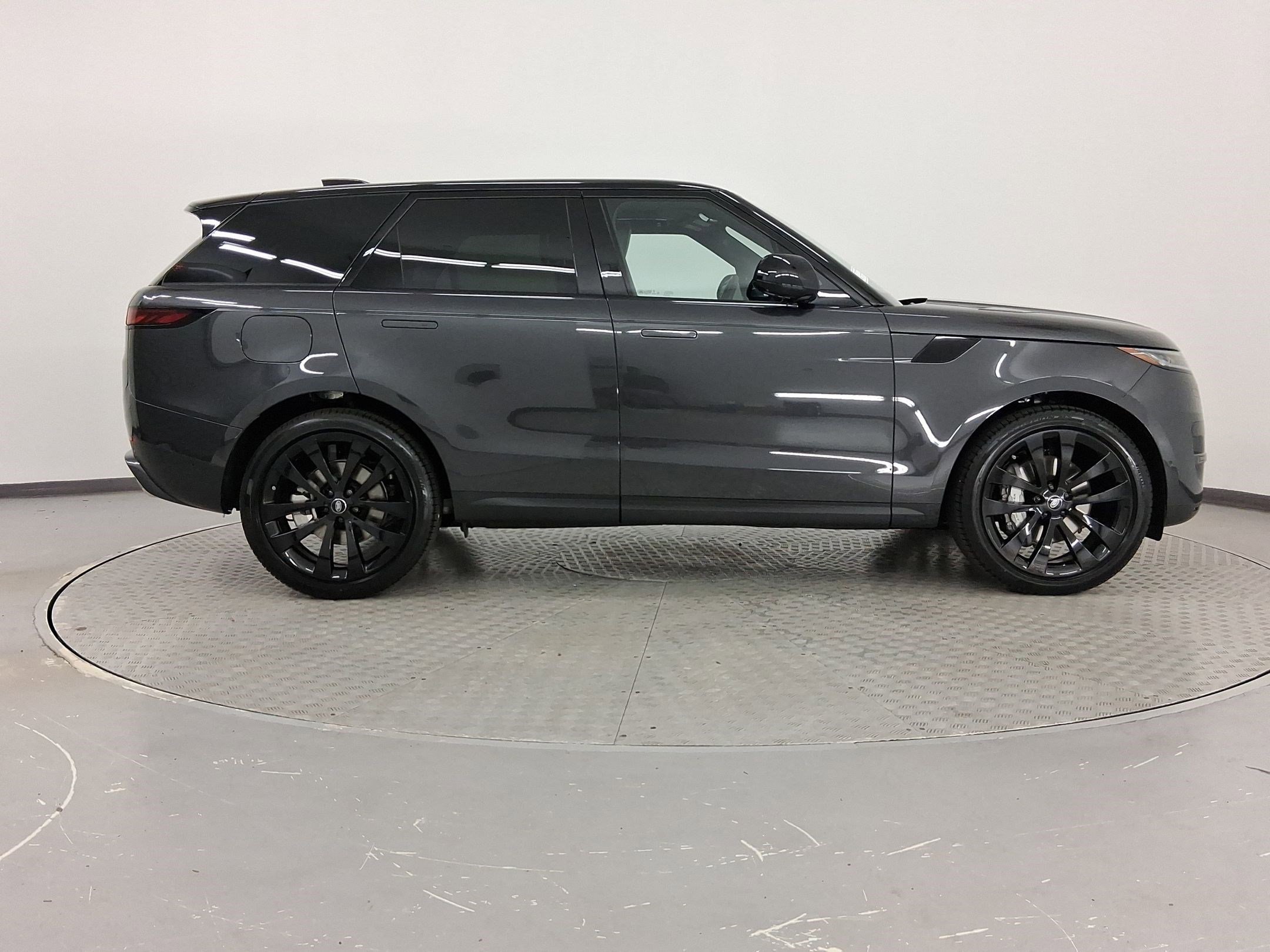 New 2025 Land Rover Range Rover Sport SE image 8
