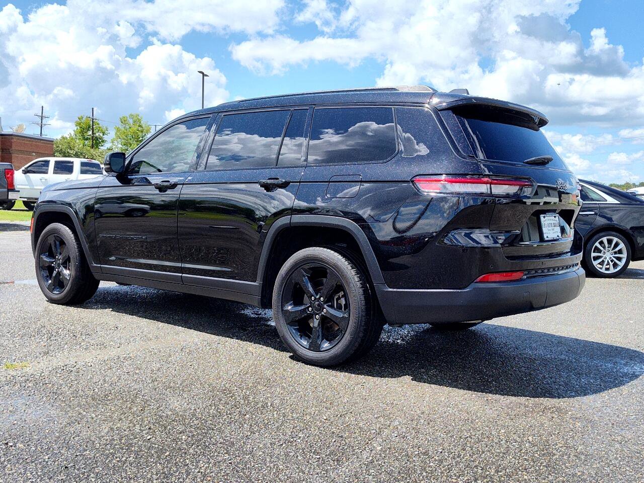 Used 2021 Jeep Grand Cherokee L Laredo image 4