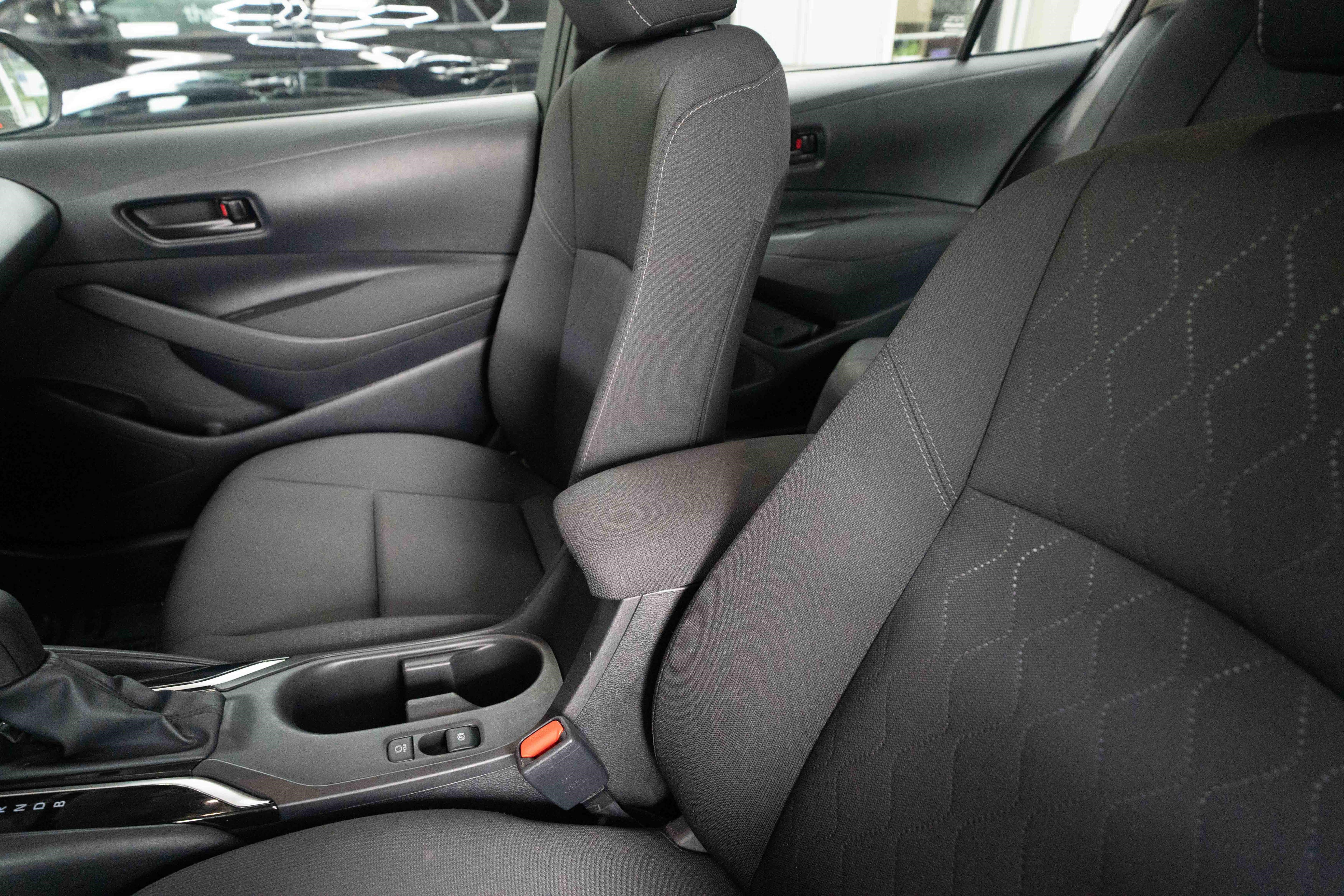 Used 2025 Toyota Corolla LE FWD image 10