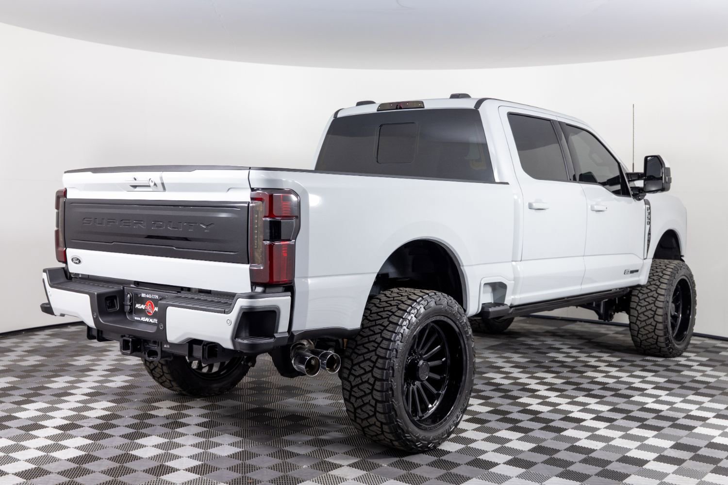 Used 2026 Ford F350 Platinum AWD/4WD image 8