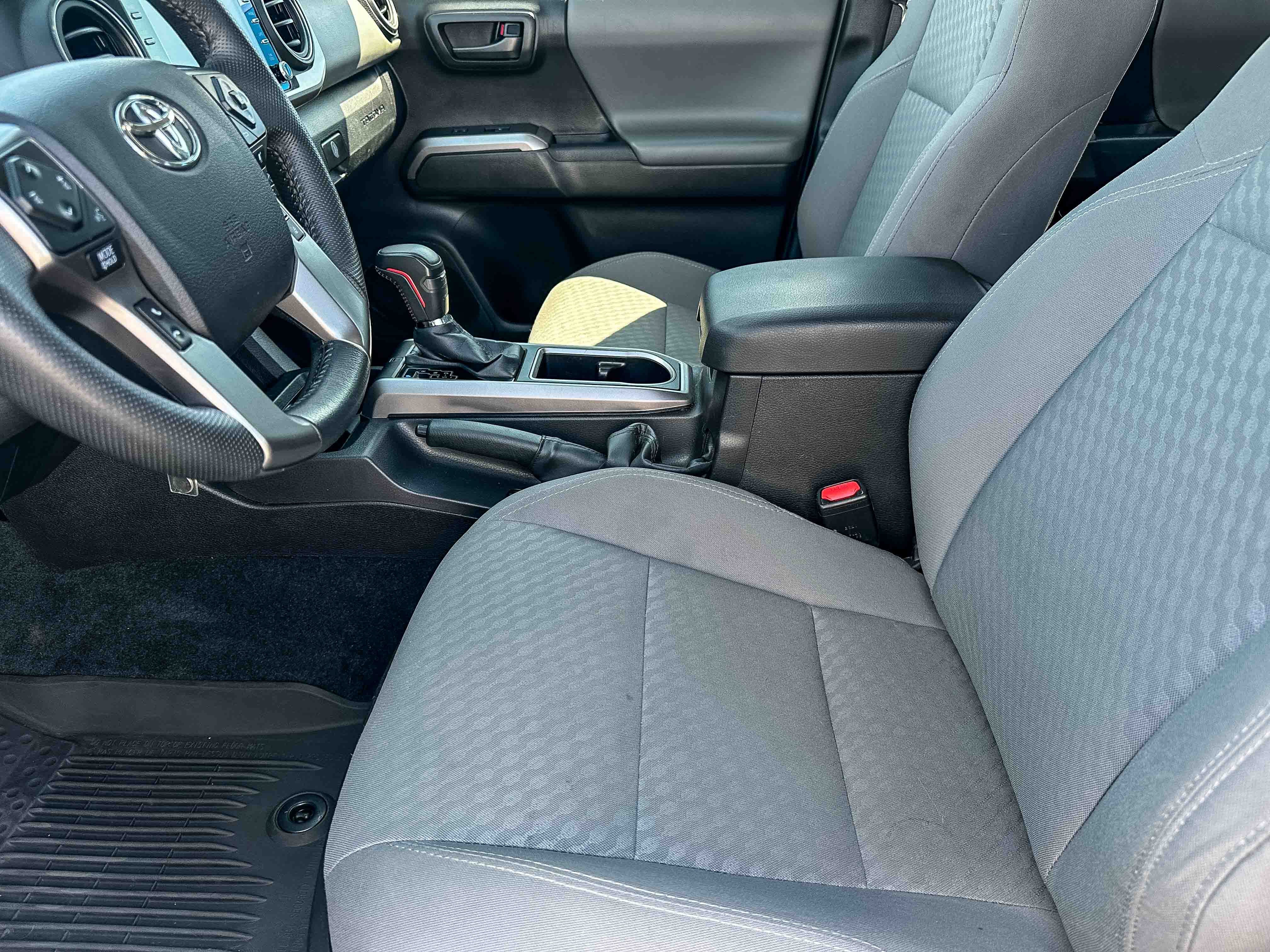 Used 2022 Toyota Tacoma SR5 RWD image 13