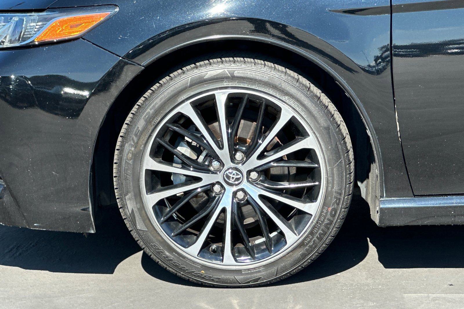 Used 2020 Toyota Camry SE image 27