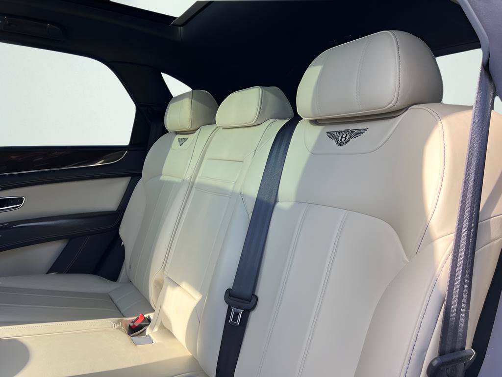 Used 2018 Bentley Bentayga AWD/4WD image 15