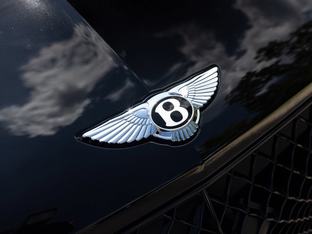 Used 2025 Bentley Bentayga AWD/4WD image 20