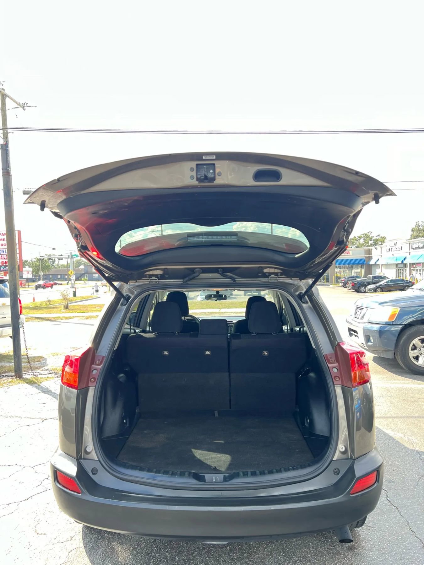 Used 2015 Toyota RAV4 LE image 19