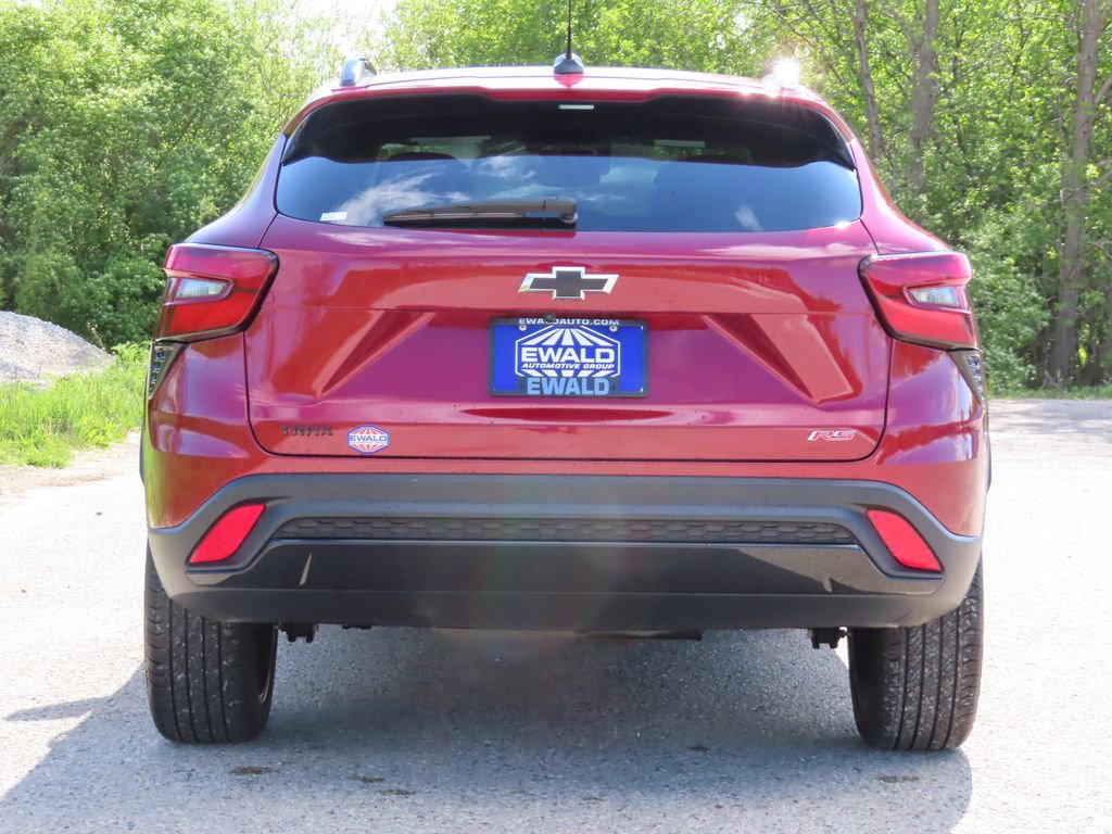 Used 2025 Chevrolet Trax RS w/ Sunroof Package FWD image 15
