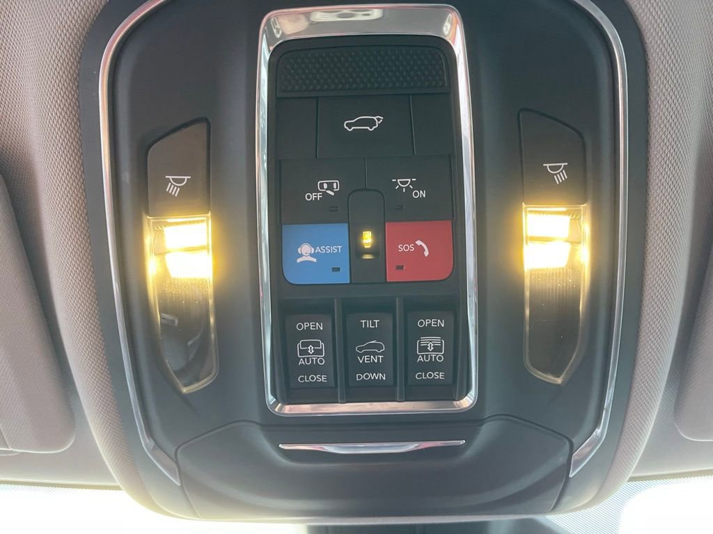 Used 2022 Jeep Grand Cherokee L Limited image 15