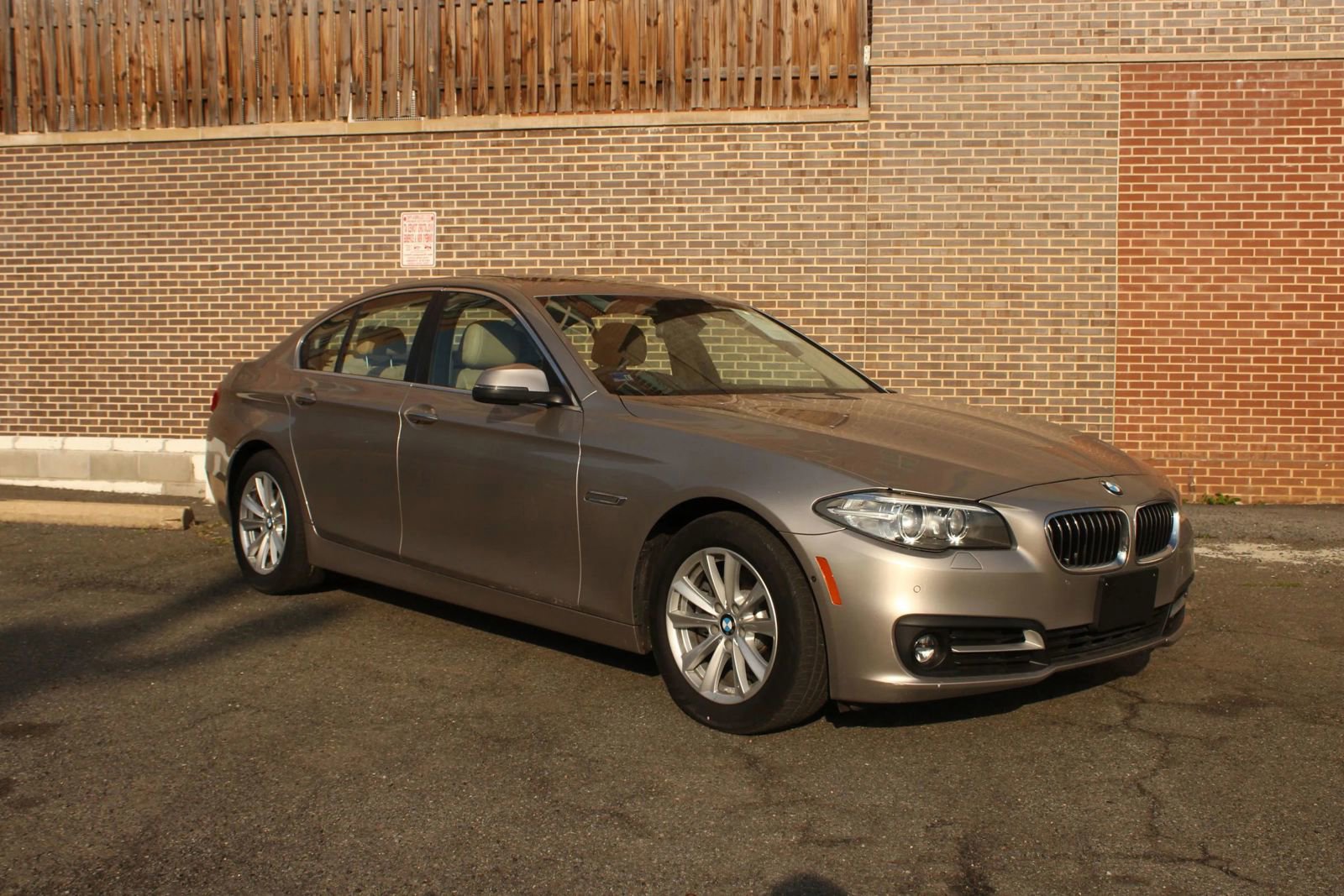 Used 2015 BMW 528i Sedan RWD image 1