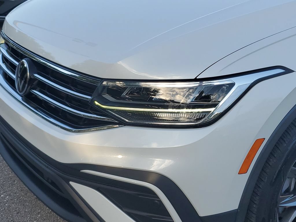 Certified 2023 Volkswagen Tiguan SE w/ Panoramic Sunroof Package FWD image 12