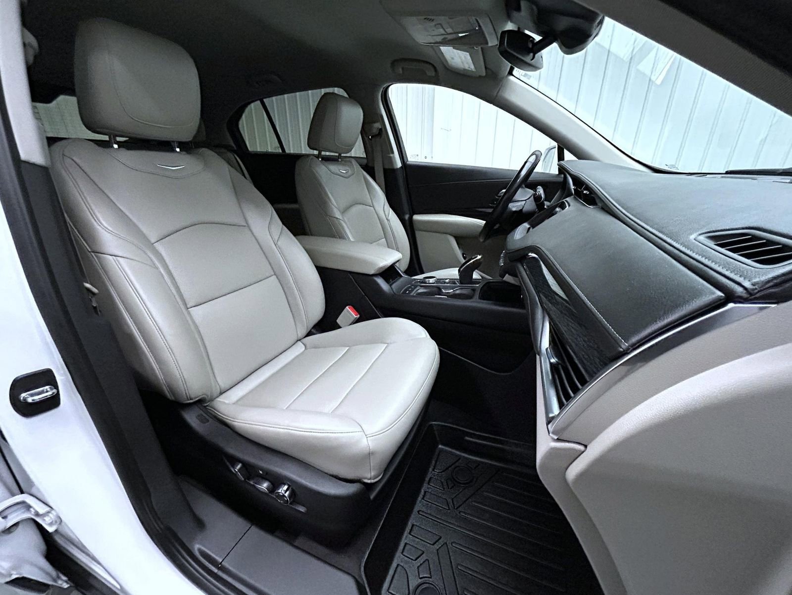 Used 2020 Cadillac XT4 Premium Luxury image 15