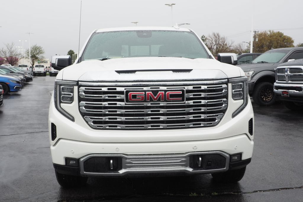 Used 2022 GMC Sierra 1500 Denali w/ Denali Reserve Package AWD/4WD image 2