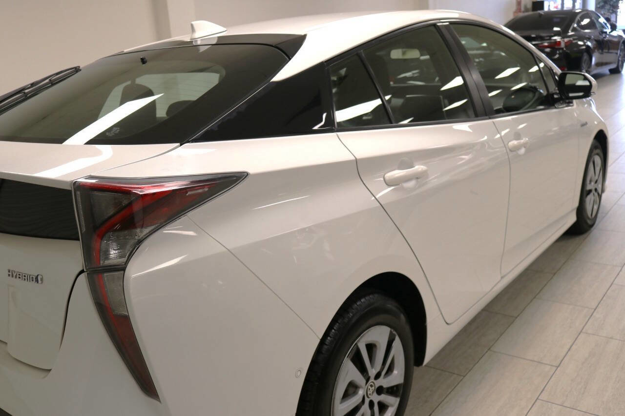 Used 2018 Toyota Prius Three image 87