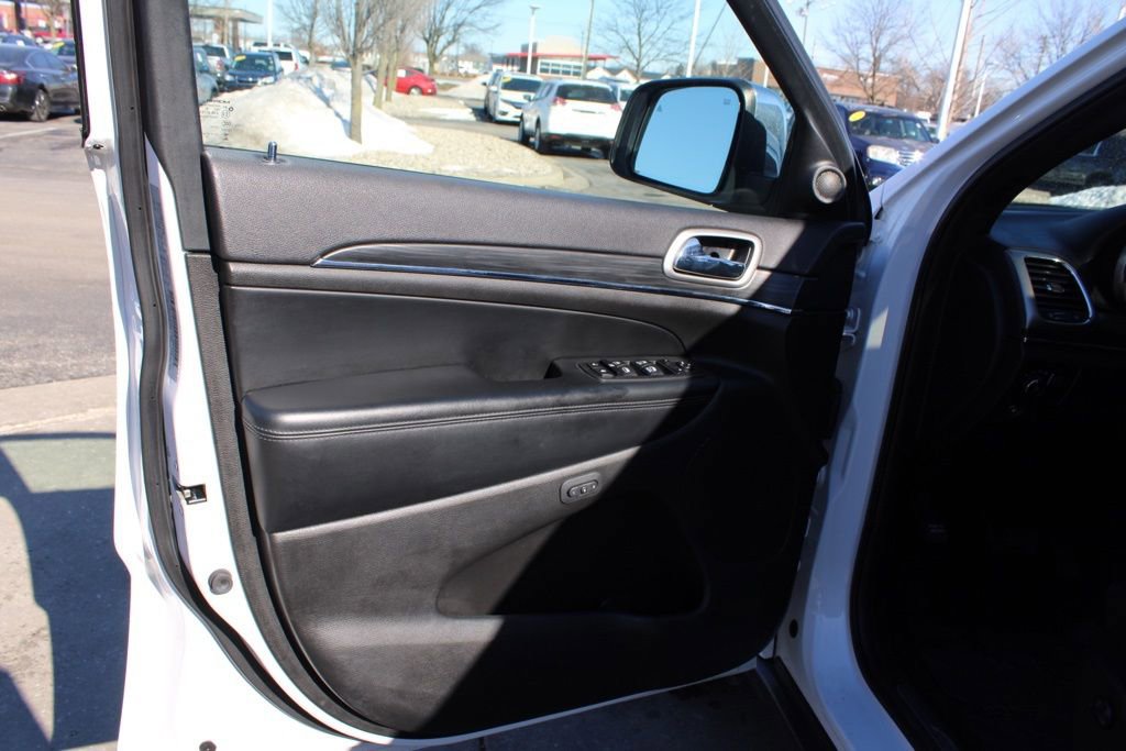 Used 2019 Jeep Grand Cherokee Limited image 19