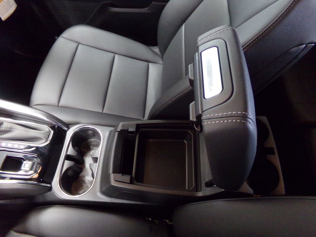 New 2025 GMC Canyon Elevation w/ Convenience Package image 23