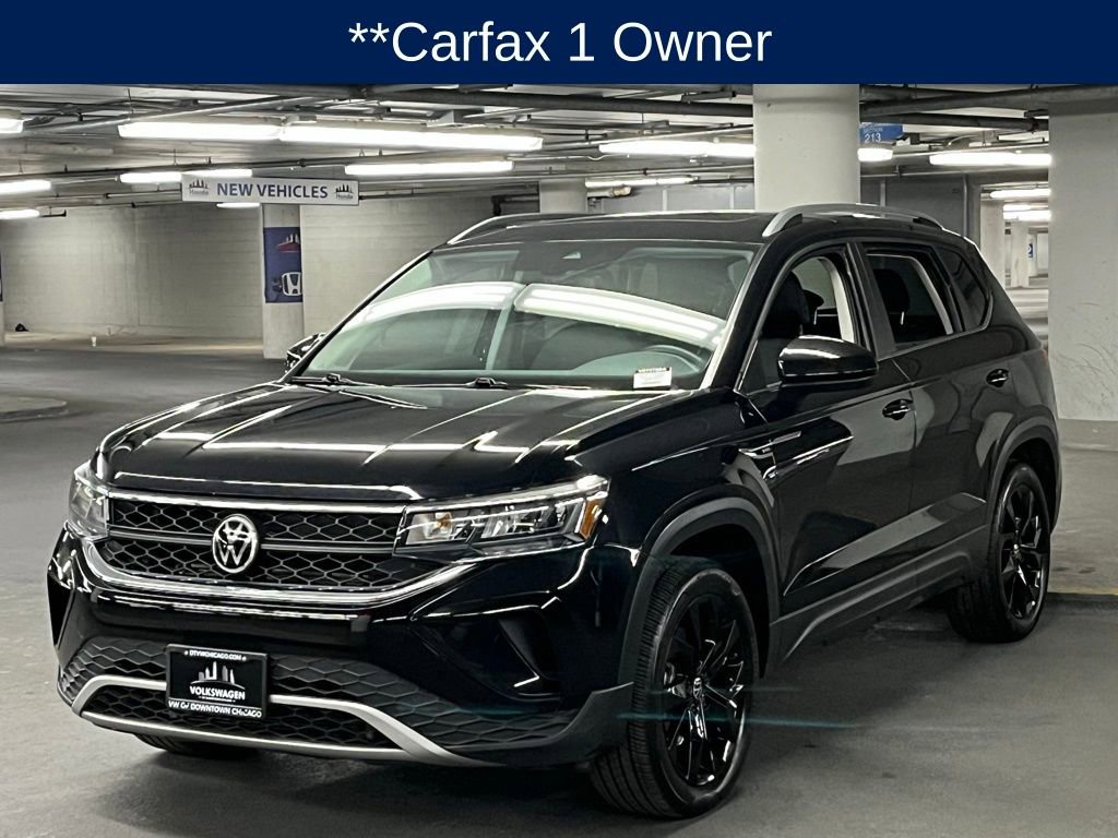 Used 2022 Volkswagen Taos SE w/ Panoramic Sunroof Package image 3