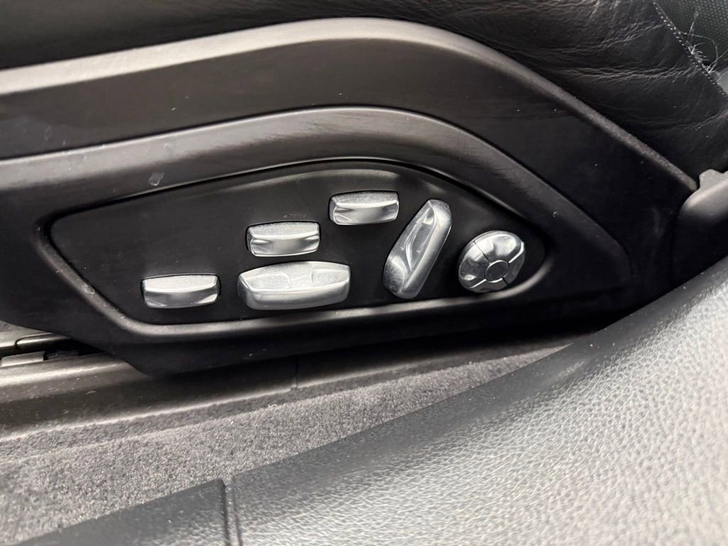 Used 2020 Porsche Panamera GTS image 23