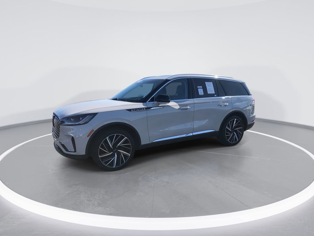 Used 2025 Lincoln Aviator Reserve w/ Equipment Group 201A AWD/4WD image 4