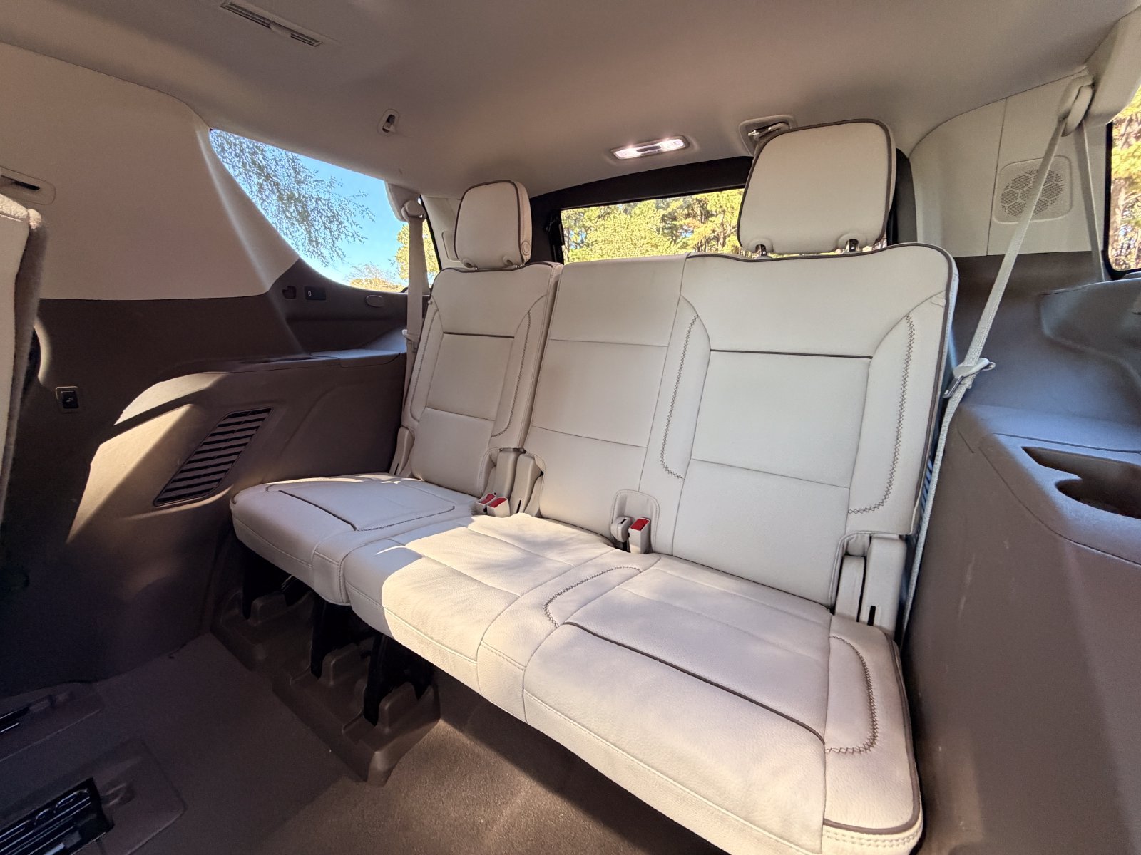 Used 2022 GMC Yukon Denali AWD/4WD image 16