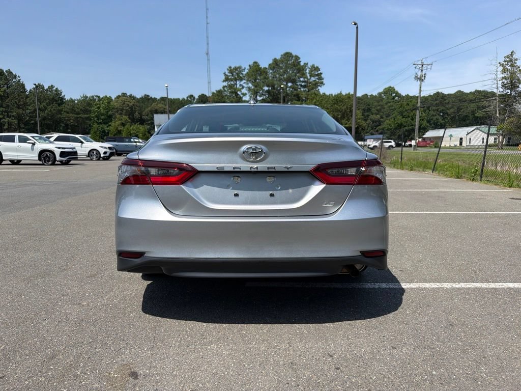 Used 2024 Toyota Camry LE FWD image 6