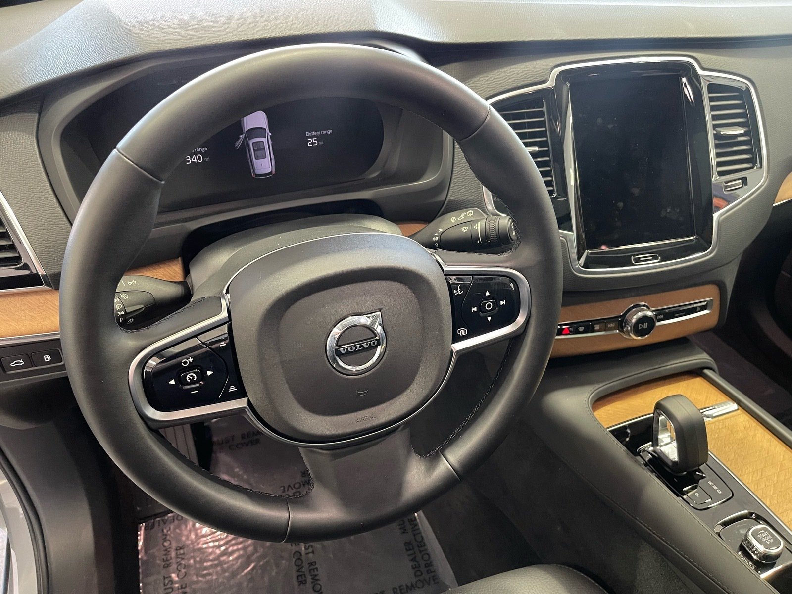 Used 2025 Volvo XC90 T8 Plus w/ Protection Package Premier AWD/4WD image 29