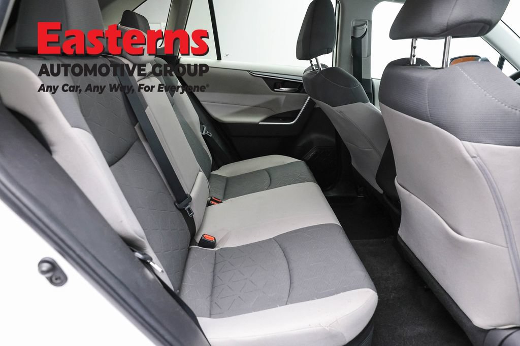 Used 2022 Toyota RAV4 XLE AWD/4WD image 23