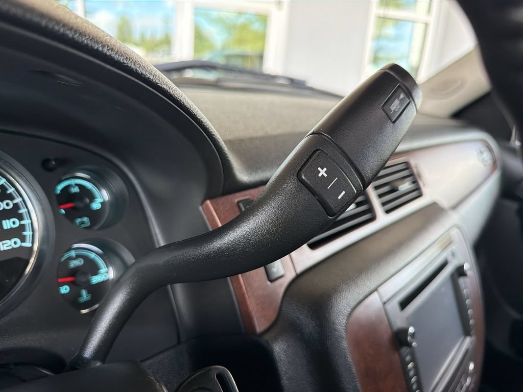 Used 2014 Chevrolet Silverado 2500 LTZ AWD/4WD image 17