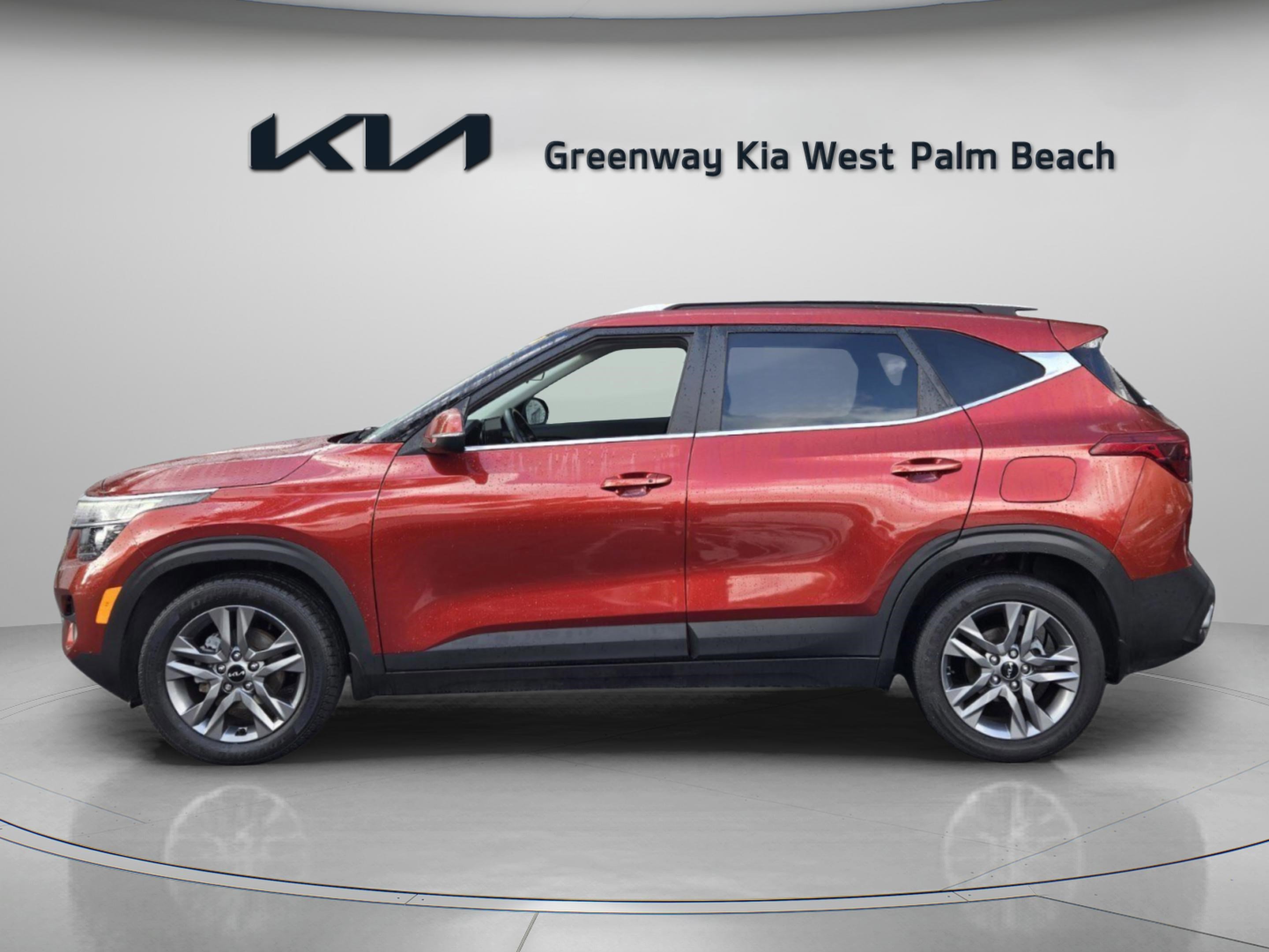 Used 2023 Kia Seltos S w/ Navigation Package image 4
