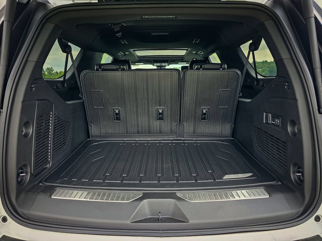 New 2026 GMC Yukon XL AT4 Ultimate w/ LPO, Floor Liner Package AWD/4WD image 41
