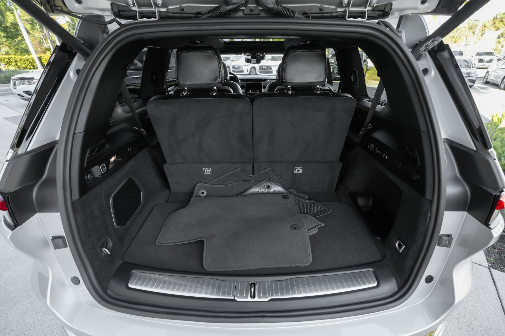 Used 2024 Jeep Grand Cherokee L Overland w/ Trailer Tow Package image 42