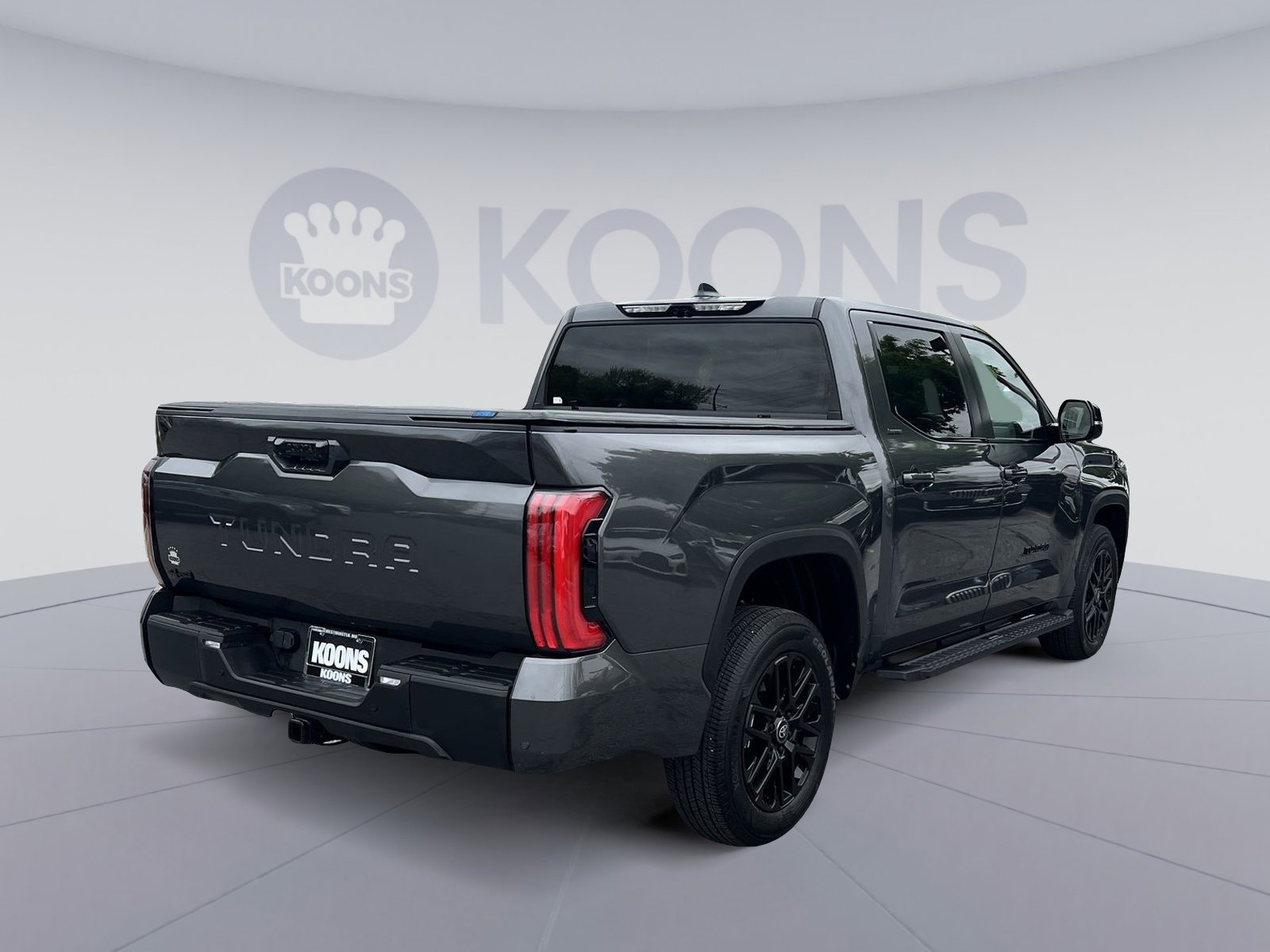 Used 2025 Toyota Tundra Limited AWD/4WD image 16