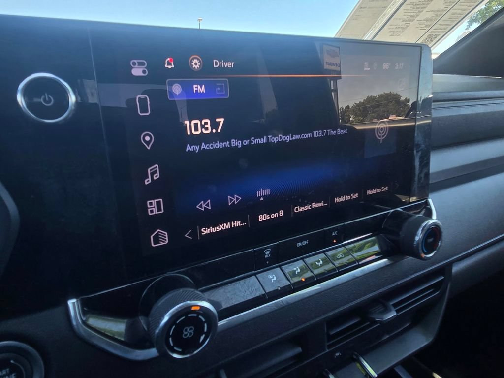 Used 2024 Chevrolet Colorado W/T RWD image 25