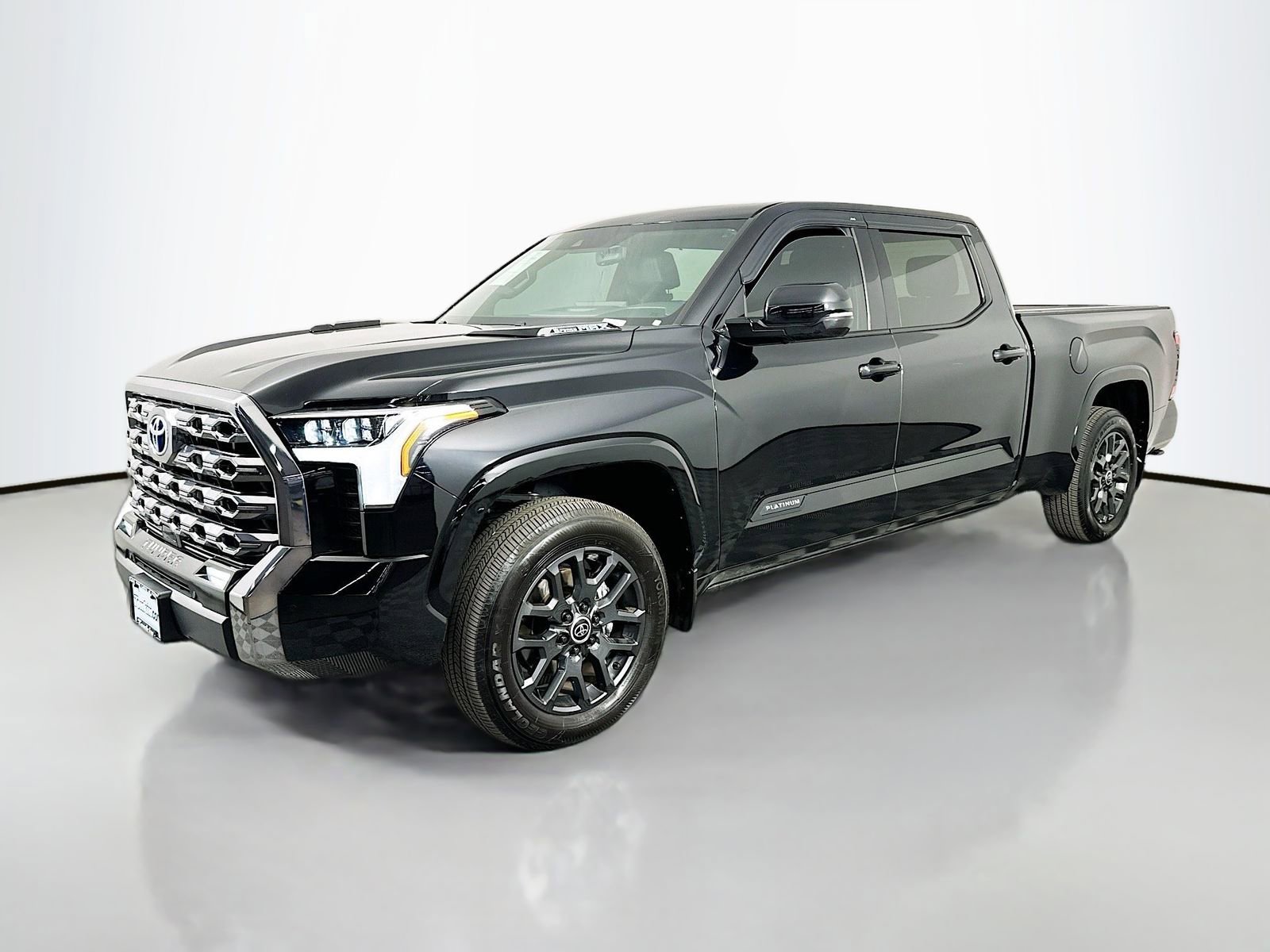 Used 2024 Toyota Tundra Platinum image 3