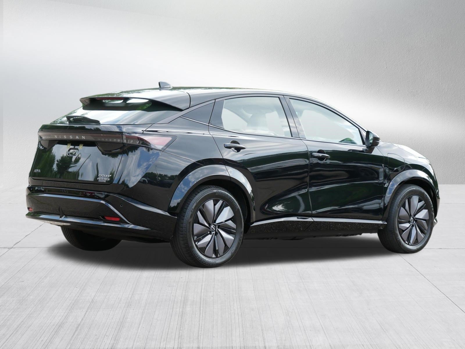 Certified 2023 Nissan Ariya AWD image 7