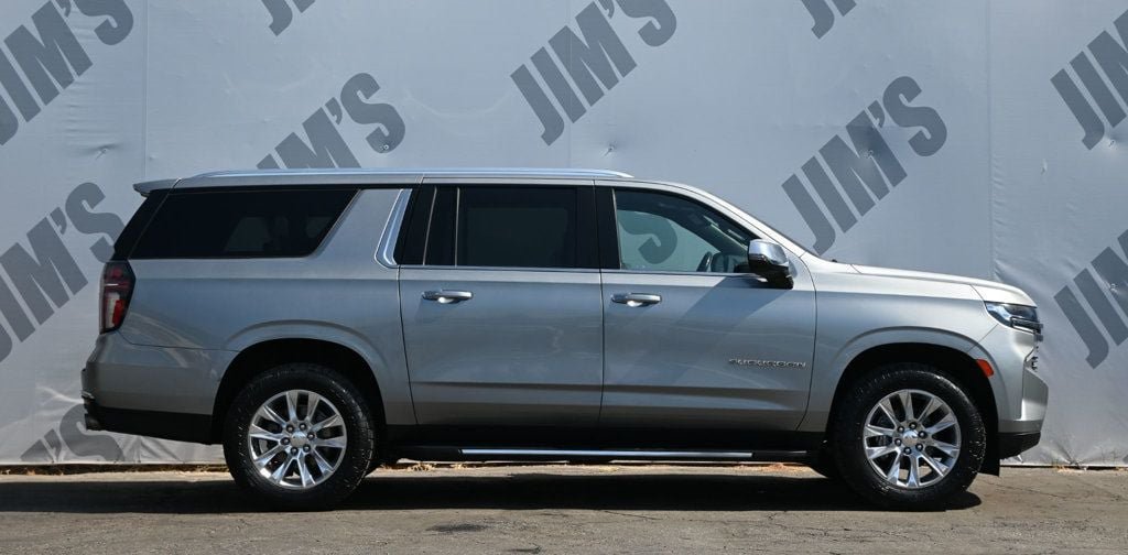 Used 2023 Chevrolet Suburban Premier RWD image 4