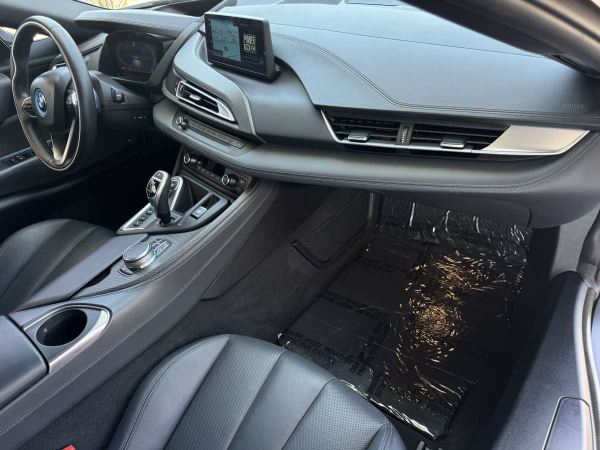 Used 2019 BMW i8 Roadster AWD/4WD image 22