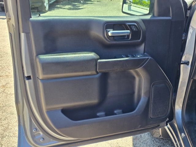 Used 2021 Chevrolet Silverado 1500 Custom w/ LPO, Dark Essentials Package AWD/4WD image 10