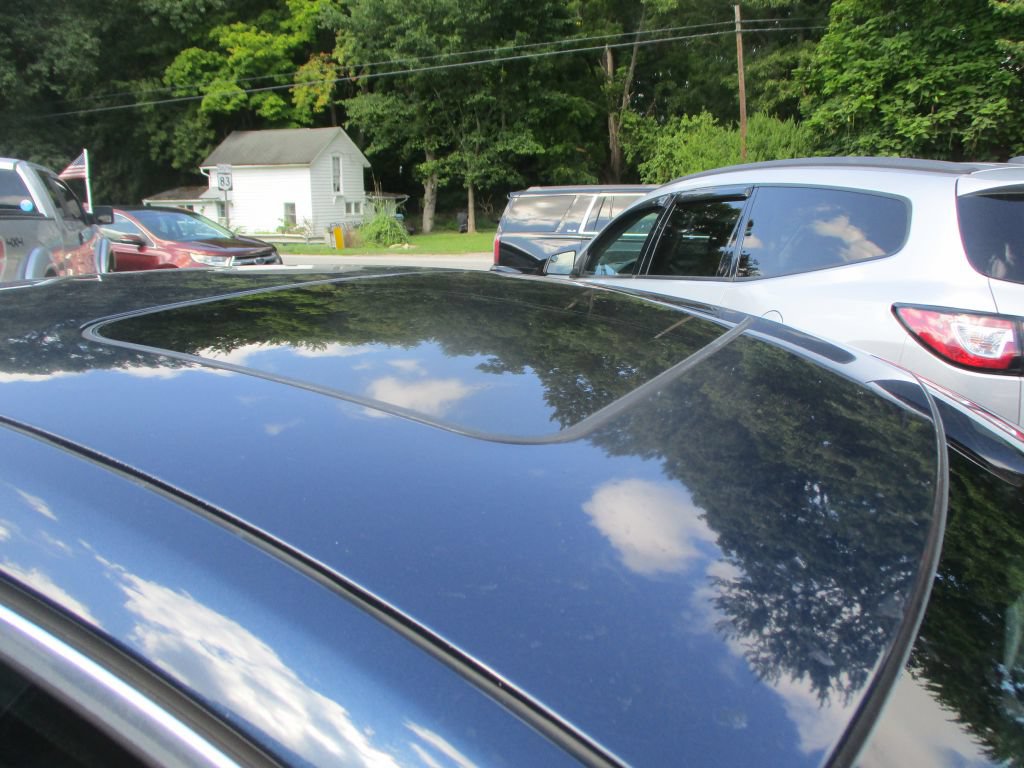 Used 2011 Buick Regal CXL Turbo w/ TO2 Preferred Equipment Group FWD image 4