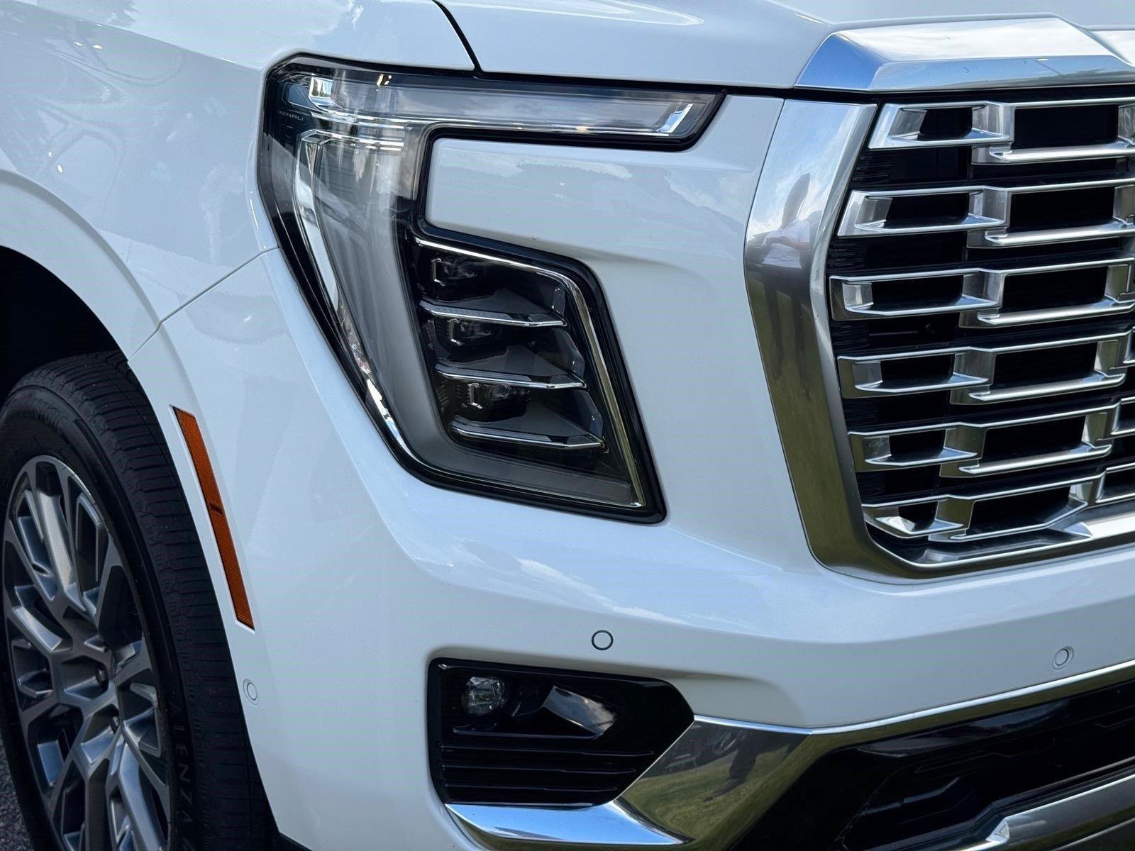 Used 2026 GMC Yukon XL Denali w/ Sun & Power Step Package AWD/4WD image 7