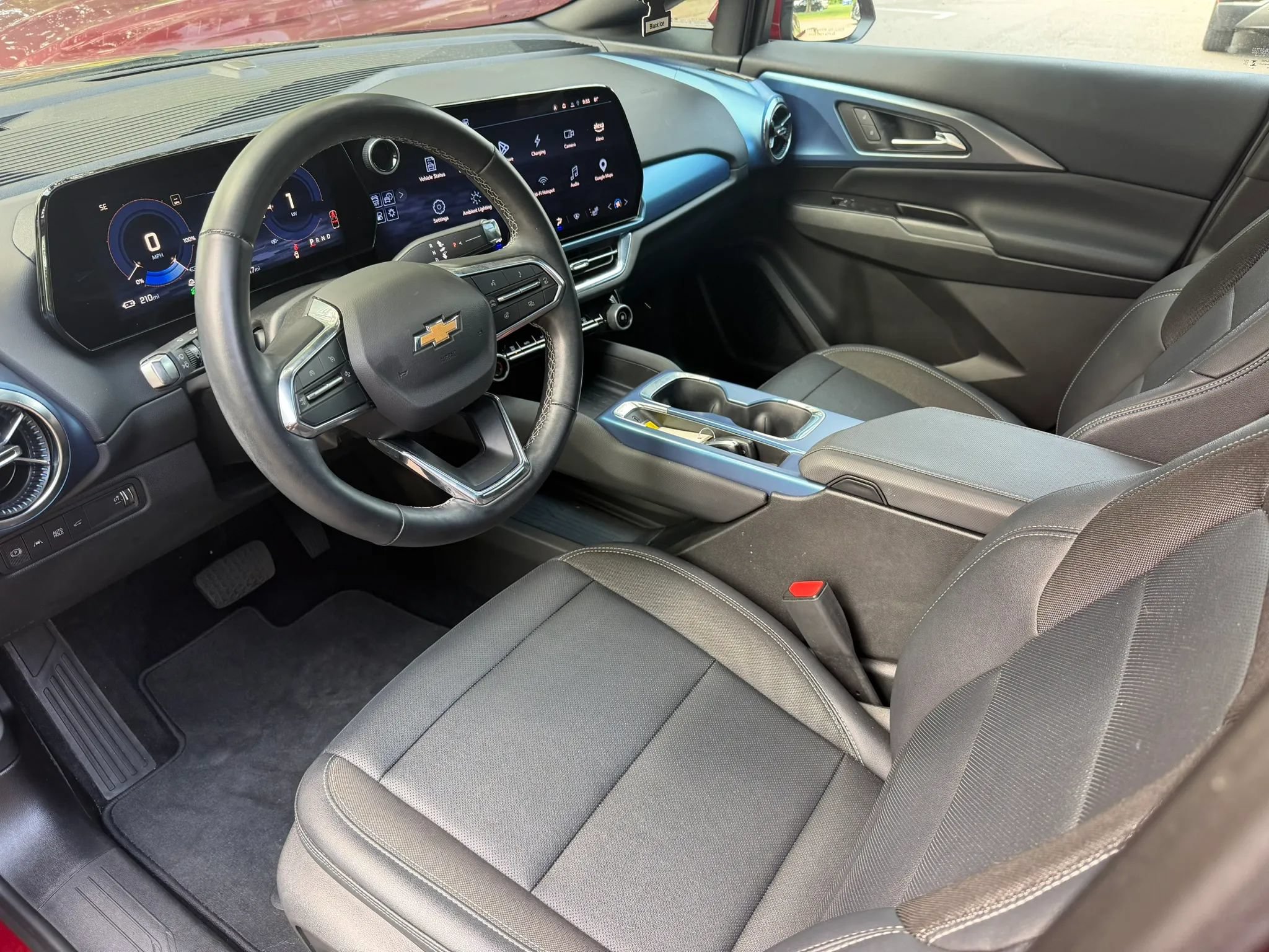 Used 2025 Chevrolet Equinox EV LT w/ Convenience Package FWD image 13