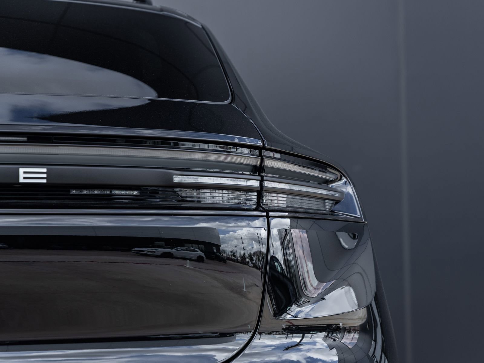New 2026 Porsche Macan Electric RWD image 14