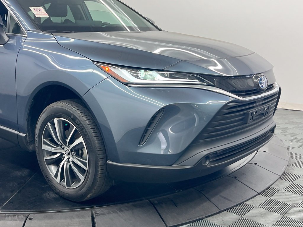 Used 2024 Toyota Venza LE AWD/4WD image 8