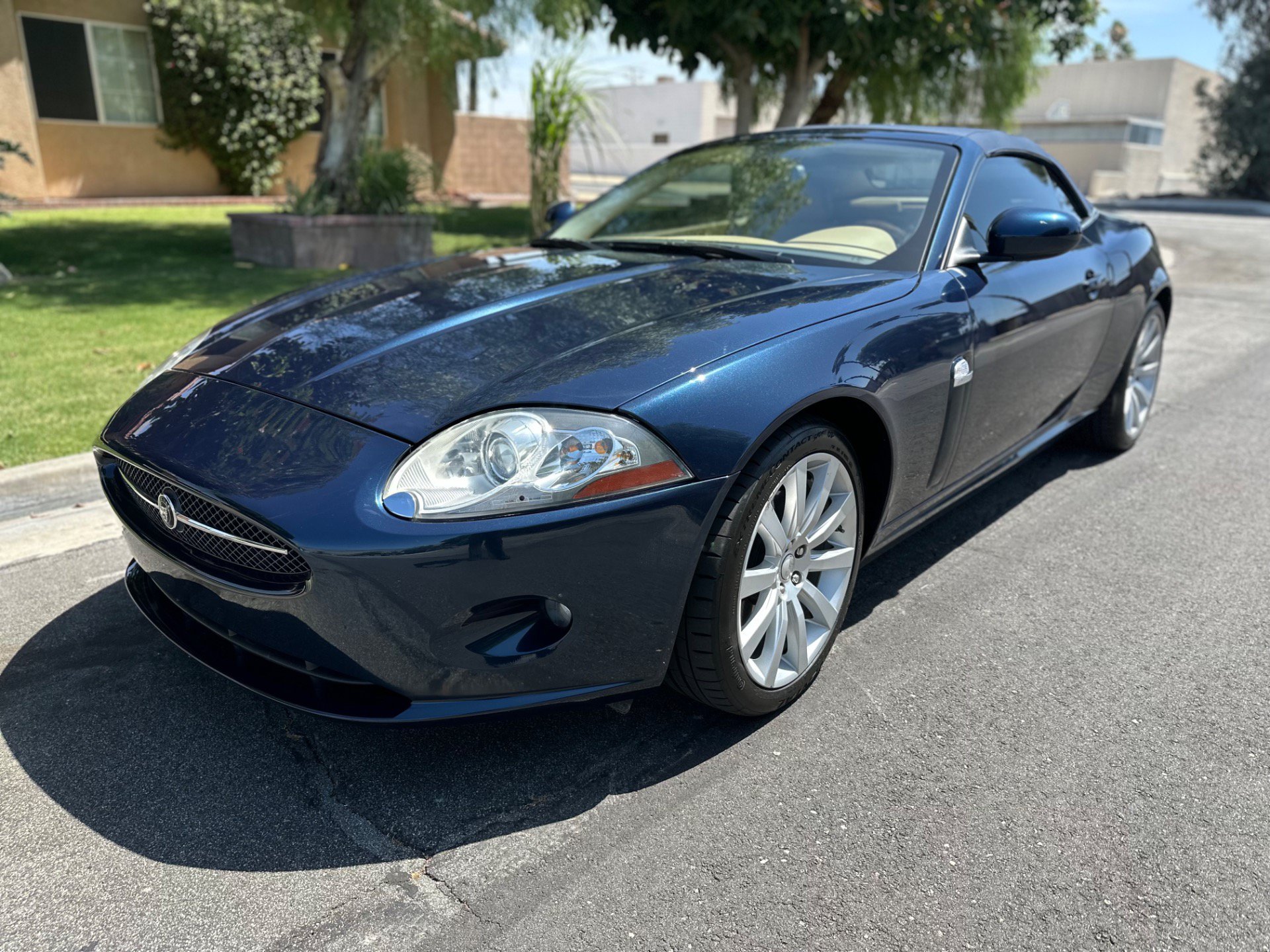 Used 2007 Jaguar XK Convertible RWD image 2