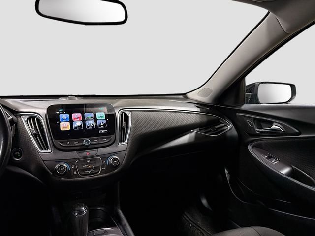 Used 2018 Chevrolet Malibu LT image 23