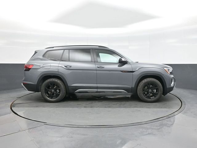 New 2026 Volkswagen Atlas Peak Edition image 8