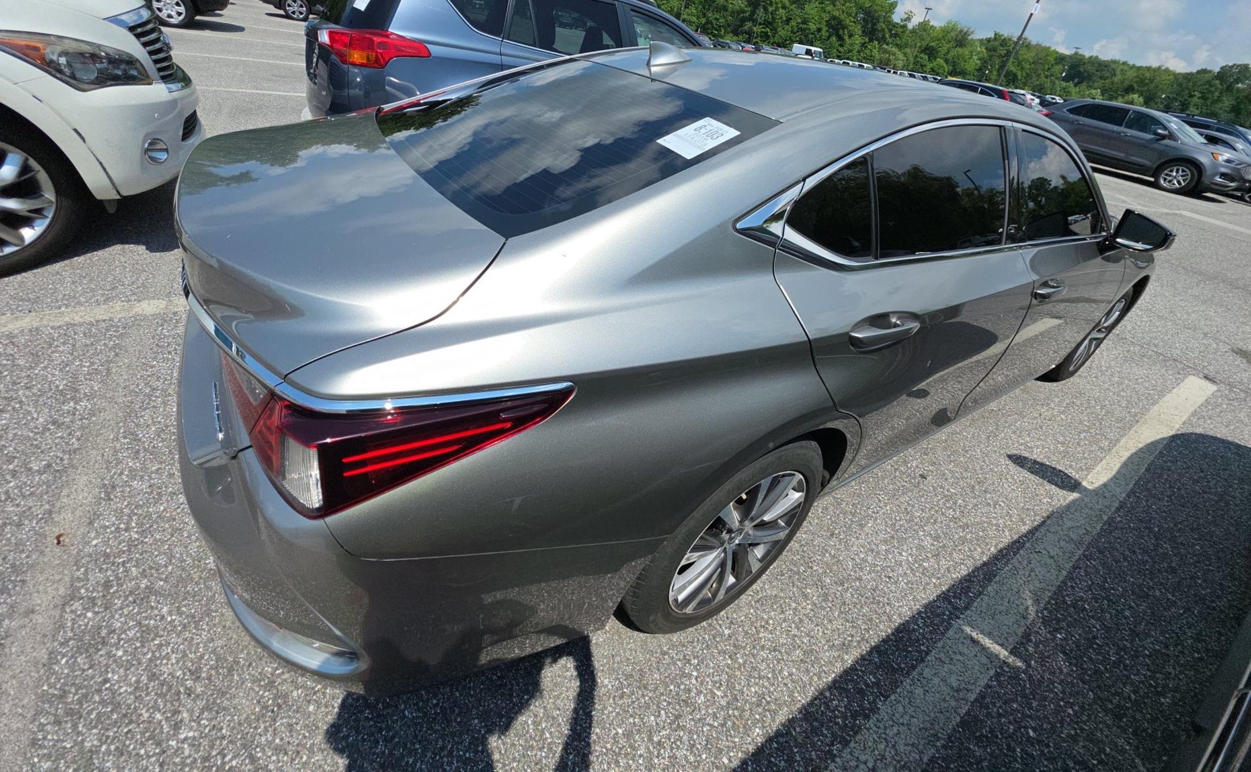 Used 2019 Lexus ES 350 w/ Accessory Package FWD image 3