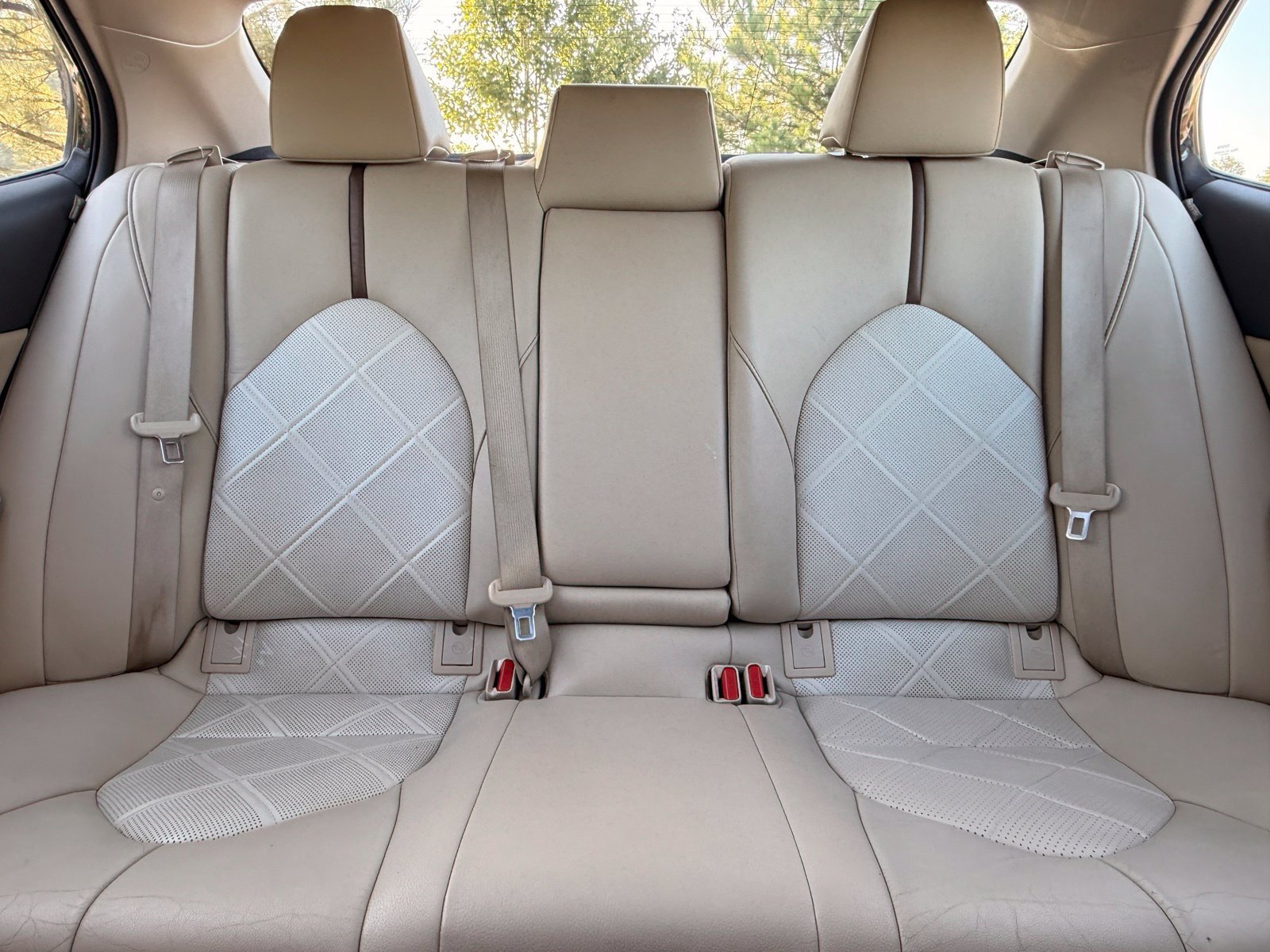 Used 2019 Toyota Camry XLE w/ Carpet Mat Package FWD image 40