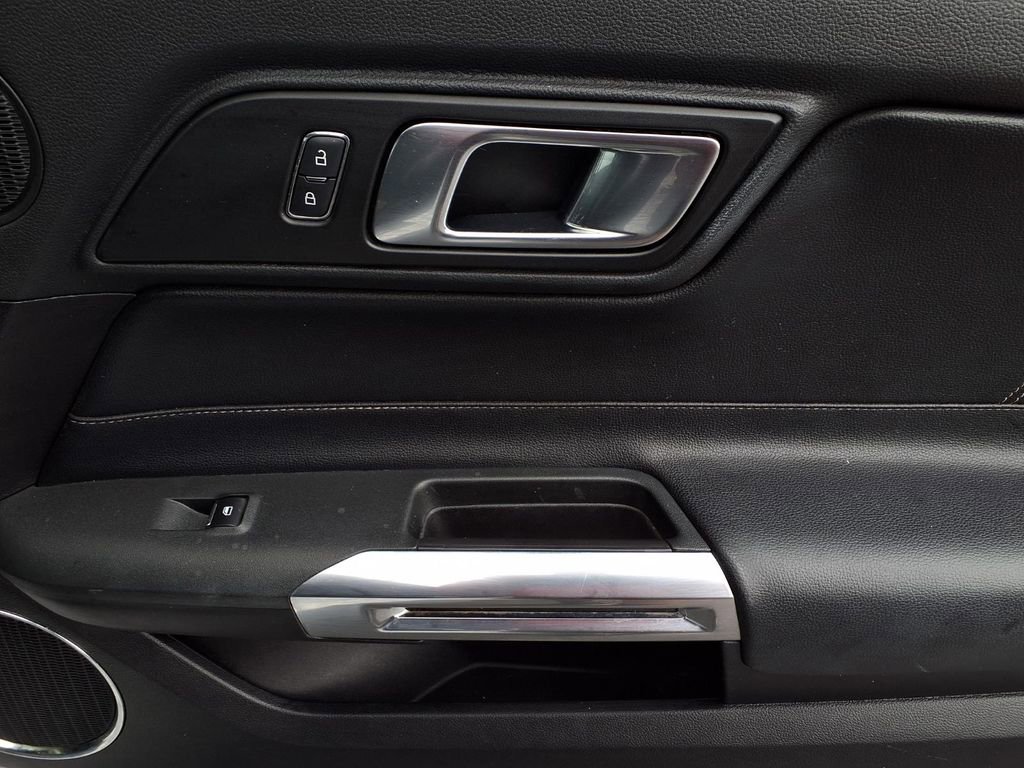 Used 2019 Ford Mustang Premium image 21